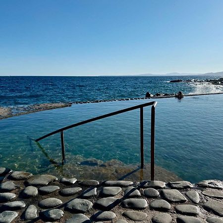 Luxury Family 2Br - Prime Location, Walk To Beach & Shopping, Sunny Balcony - Totolulu Cannes Hoche Esterno foto
