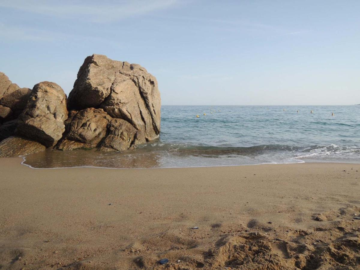 Luxury Family 2Br - Prime Location, Walk To Beach & Shopping, Sunny Balcony - Totolulu Cannes Hoche Esterno foto