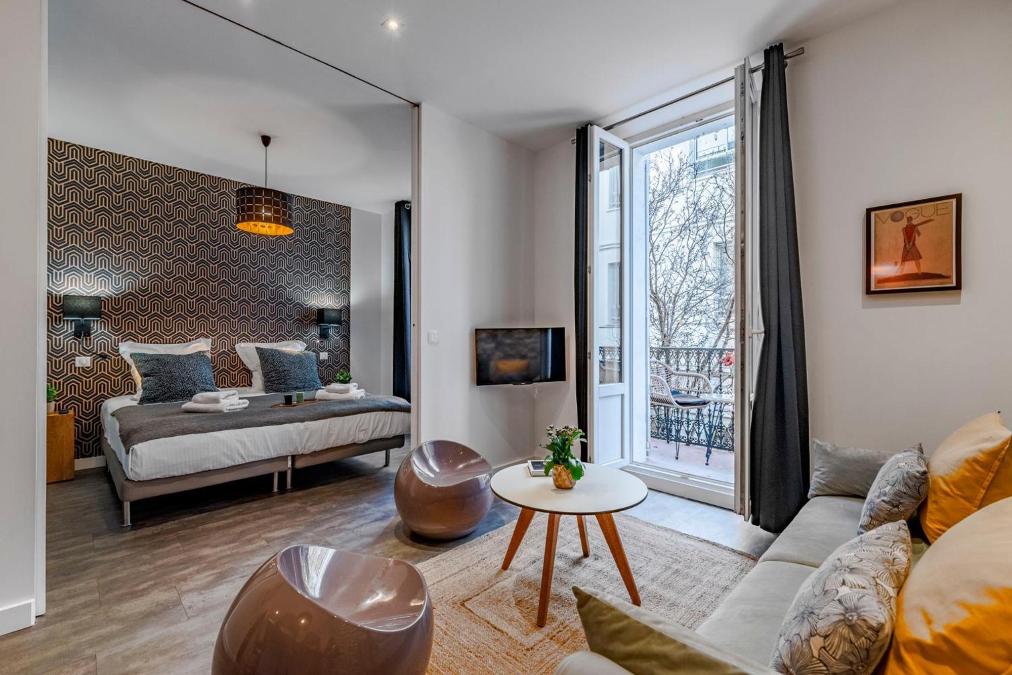 Luxury Family 2Br - Prime Location, Walk To Beach & Shopping, Sunny Balcony - Totolulu Cannes Hoche Esterno foto