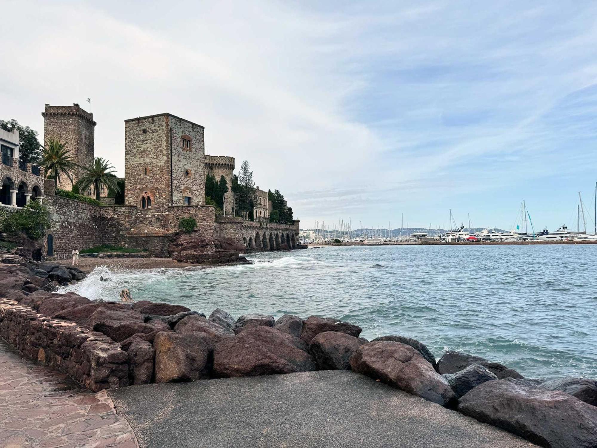 Luxury Family 2Br - Prime Location, Walk To Beach & Shopping, Sunny Balcony - Totolulu Cannes Hoche Esterno foto