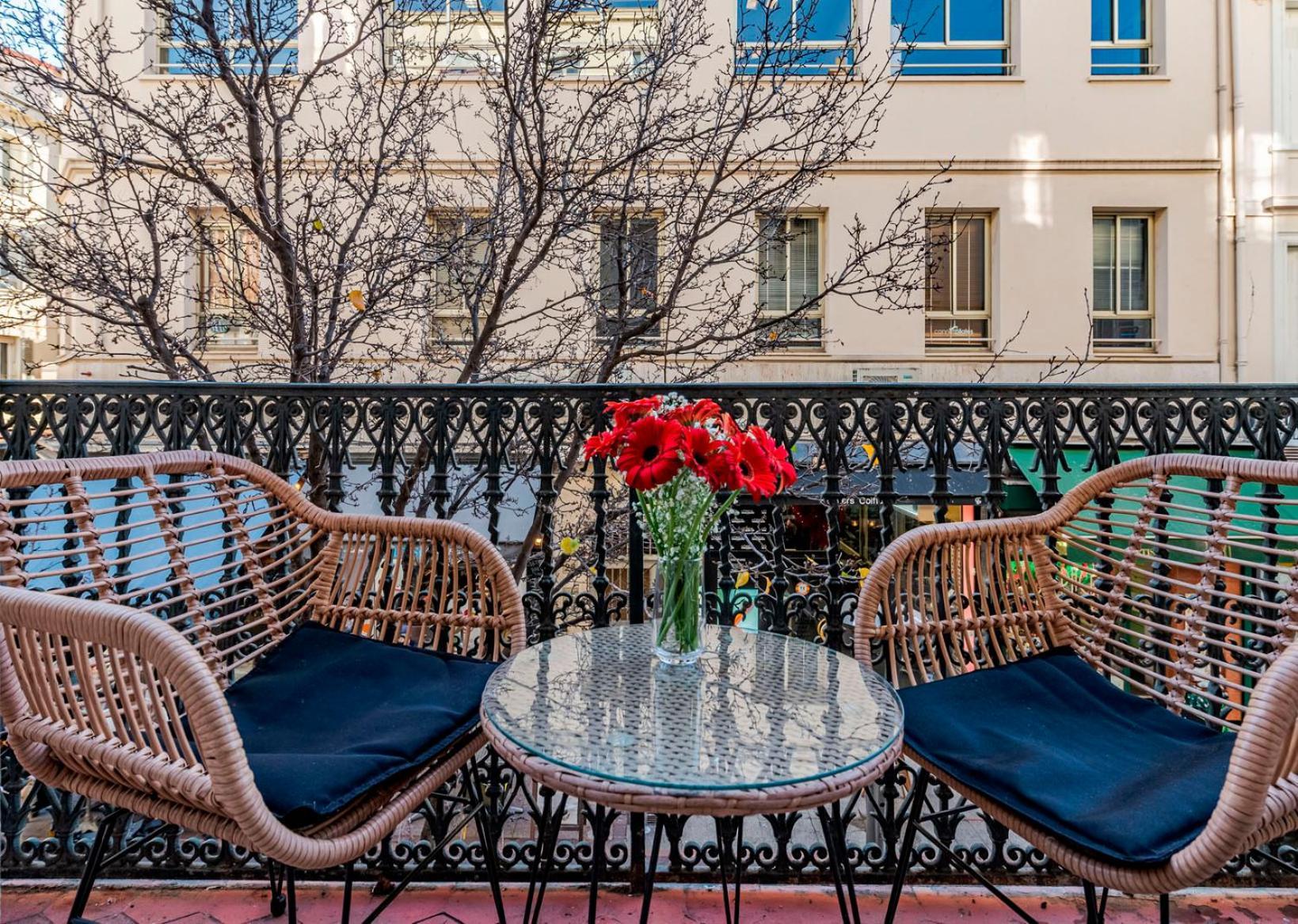 Luxury Family 2Br - Prime Location, Walk To Beach & Shopping, Sunny Balcony - Totolulu Cannes Hoche Esterno foto
