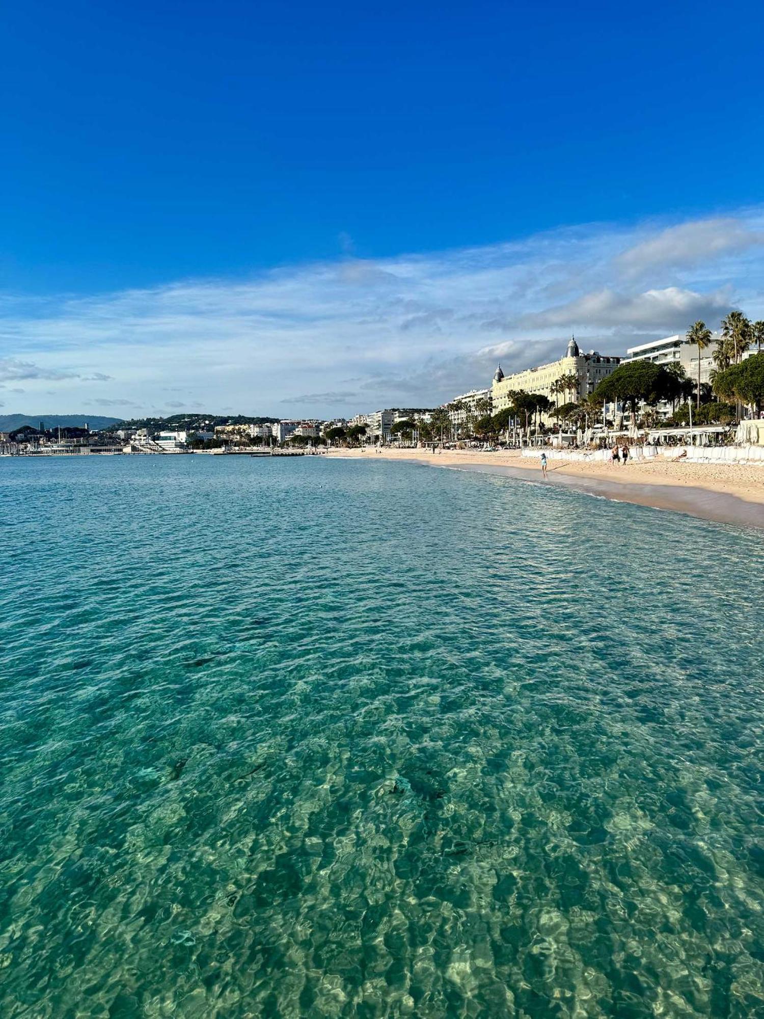 Luxury Family 2Br - Prime Location, Walk To Beach & Shopping, Sunny Balcony - Totolulu Cannes Hoche Esterno foto