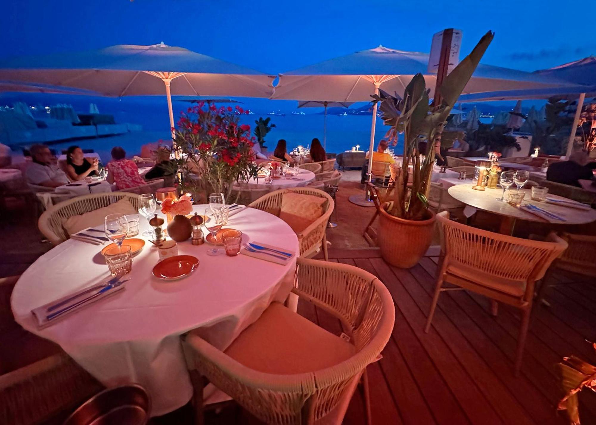 Luxury Family 2Br - Prime Location, Walk To Beach & Shopping, Sunny Balcony - Totolulu Cannes Hoche Esterno foto
